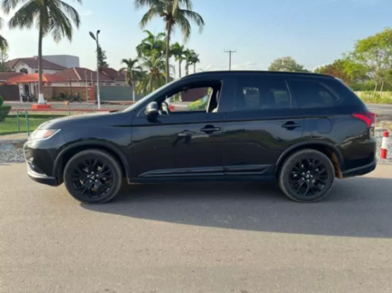 Mitsubishi OUTLANDER   - 2019