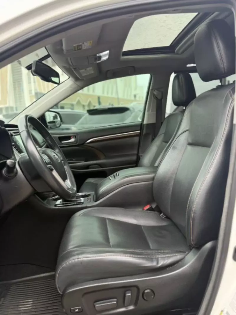 TOYOTA Highlander   - 2016
