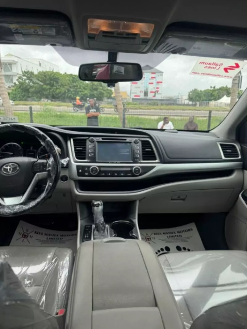 TOYOTA Highlander   - 2017