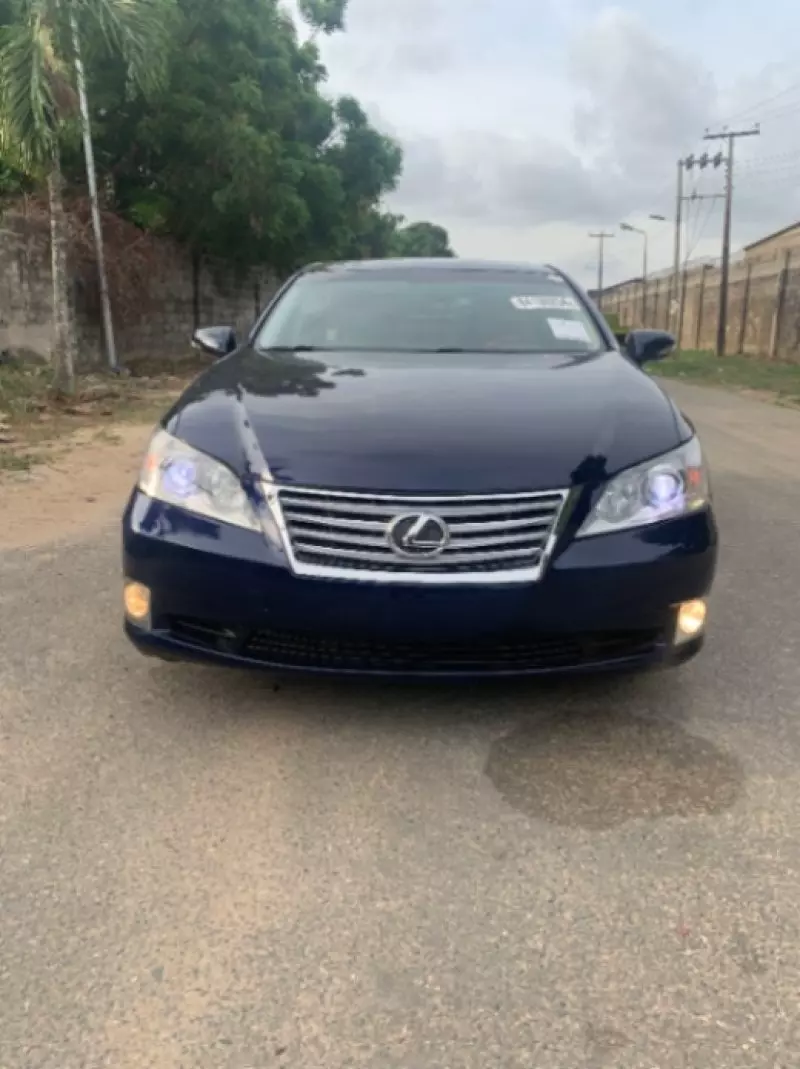 Lexus ES 350   - 2012