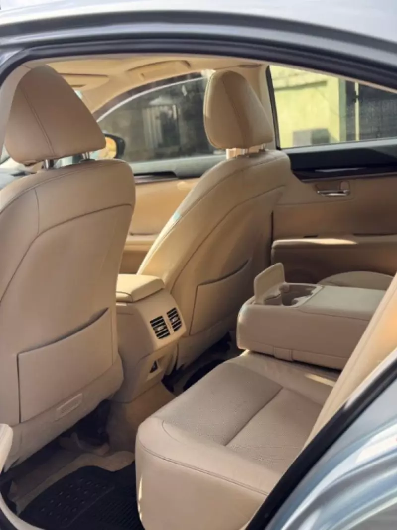 Lexus ES 350   - 2013