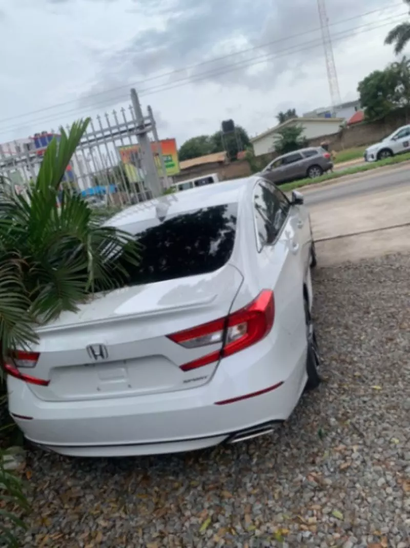 Honda Accord   - 2022
