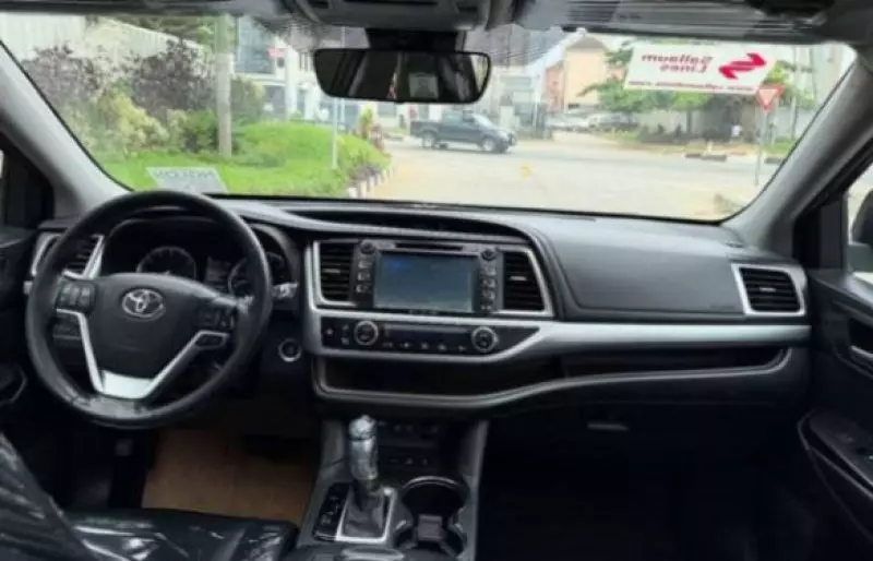 TOYOTA Highlander   - 2017