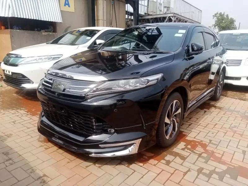 Toyota Harrier   - 2016