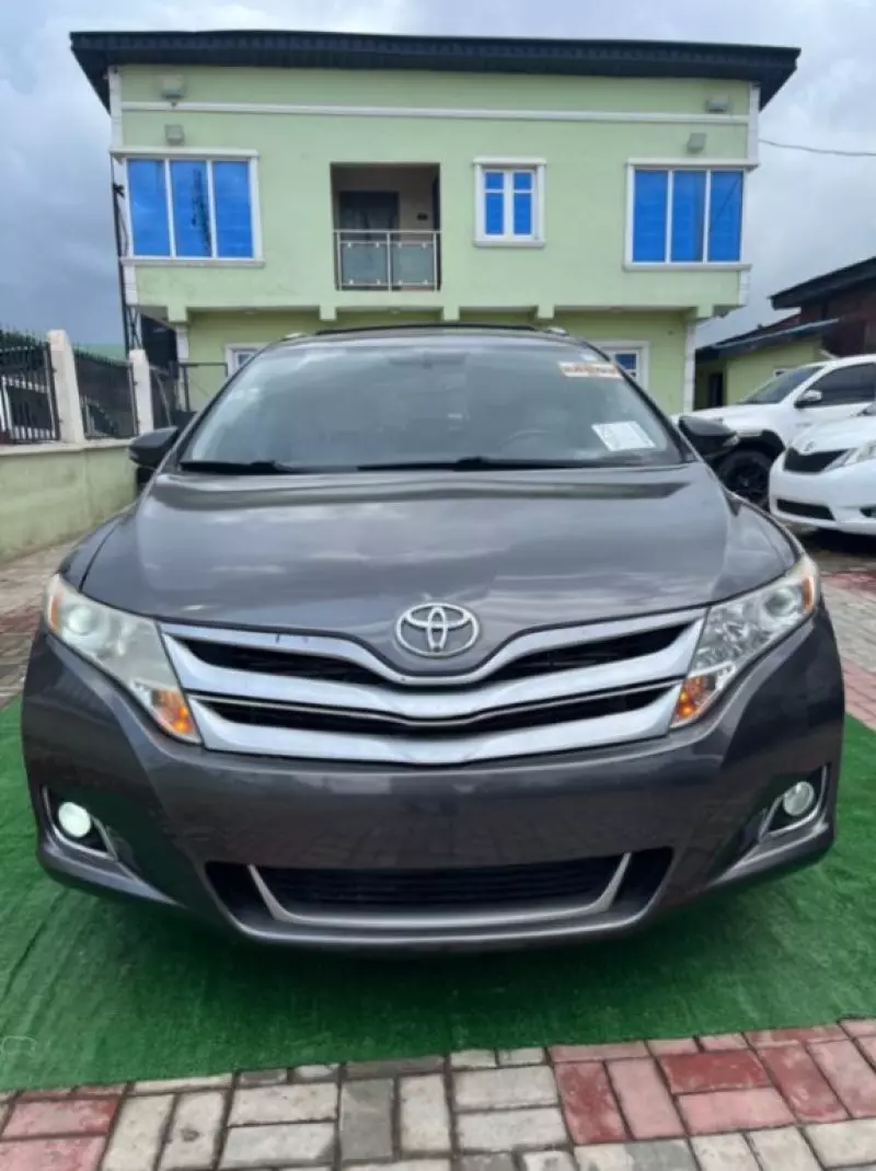Toyota Venza   - 2015