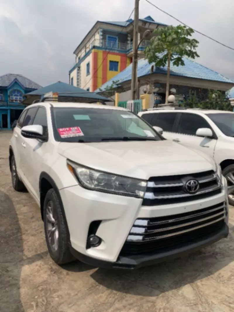 Toyota Highlander   - 2015