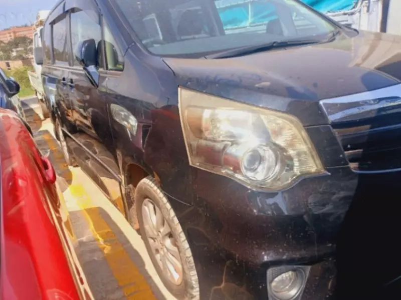 TOYOTA Noah - 2012