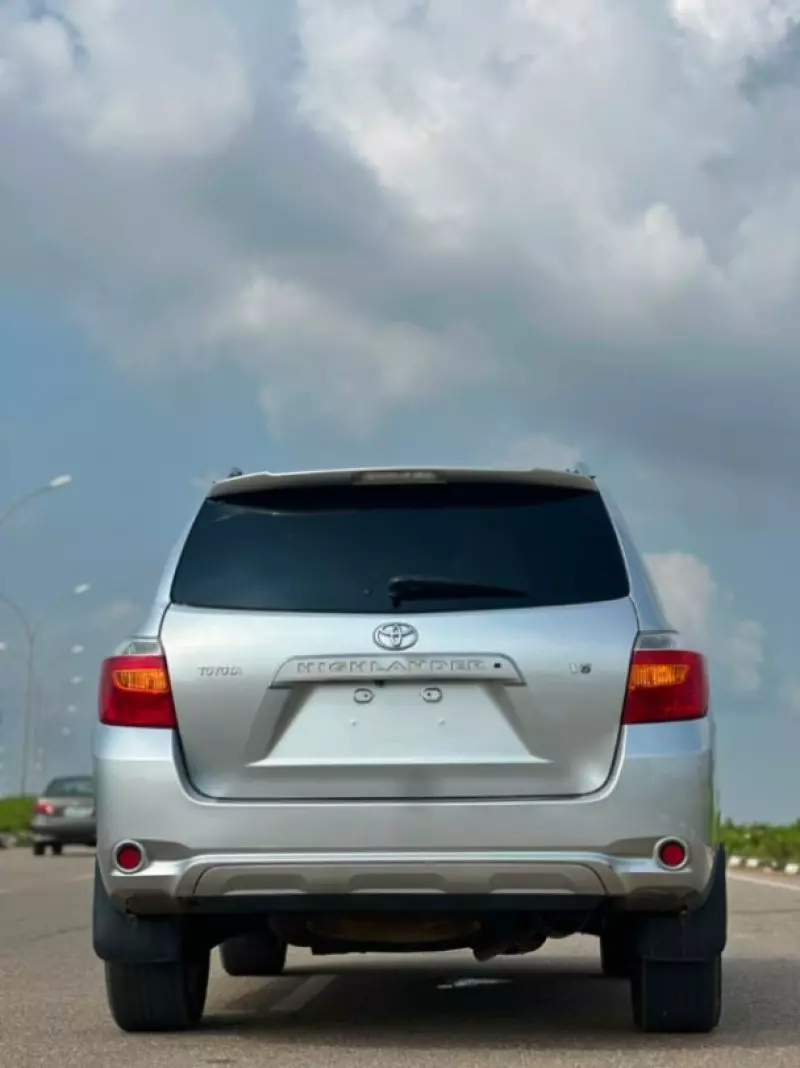 TOYOTA Highlander   - 2009