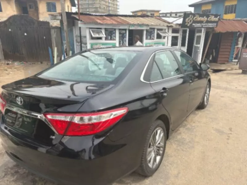 Toyota Camry   - 2016