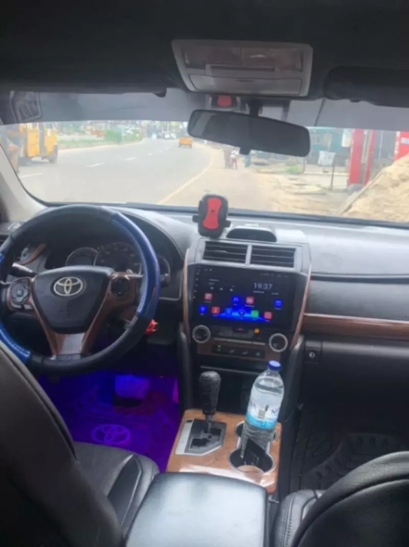 TOYOTA Camry   - 2012