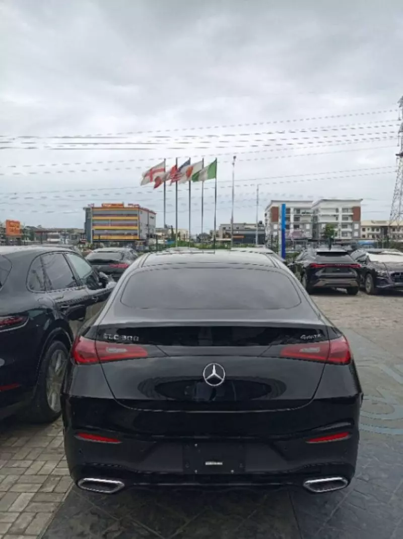 Mercedes-Benz GLC 300   - 2025