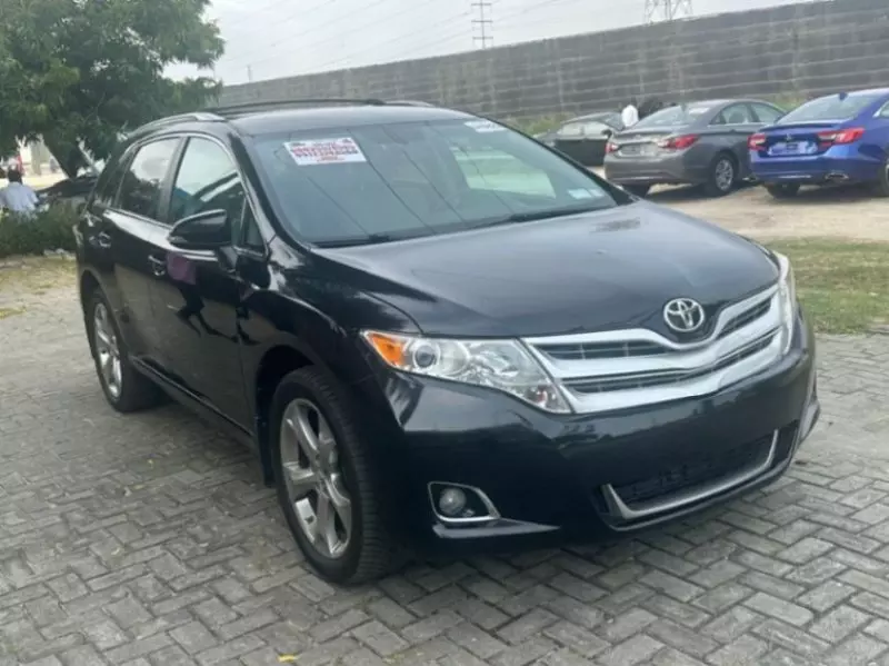 Toyota Venza   - 2013