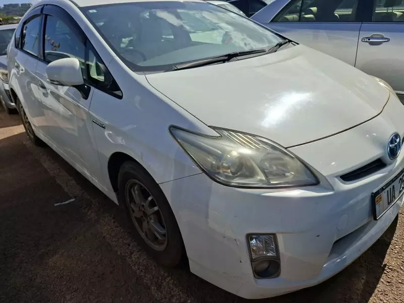 Toyota Prius Hybrid    - 2016