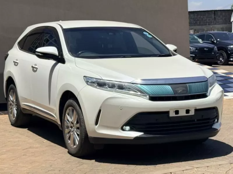 Toyota Harrier   - 2018