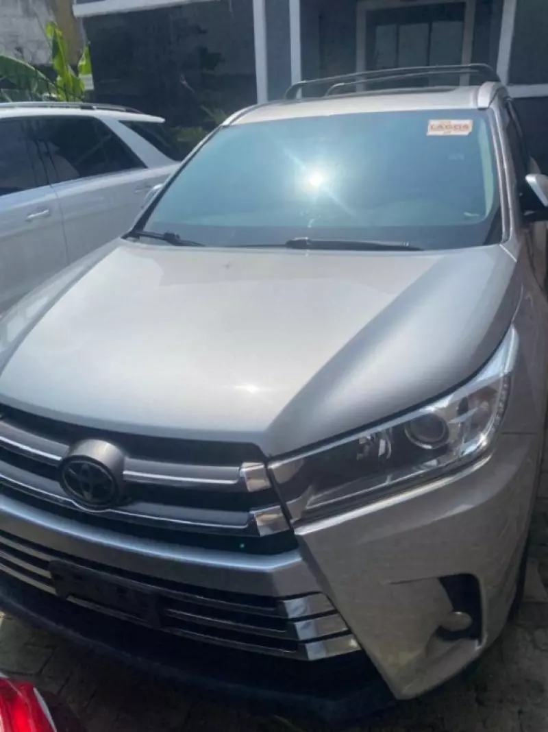 Toyota Highlander   - 2017