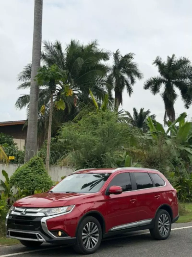 Mitsubishi OUTLANDER   - 2020