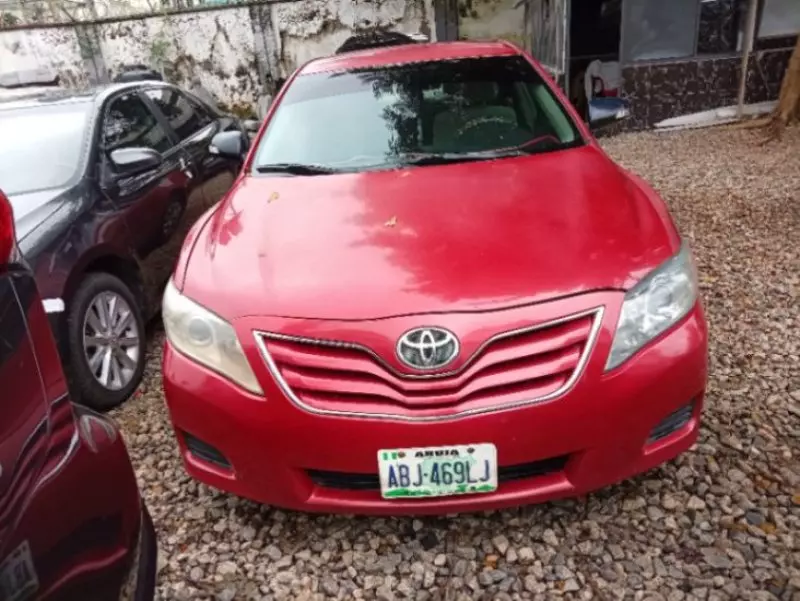 TOYOTA Camry   - 2010