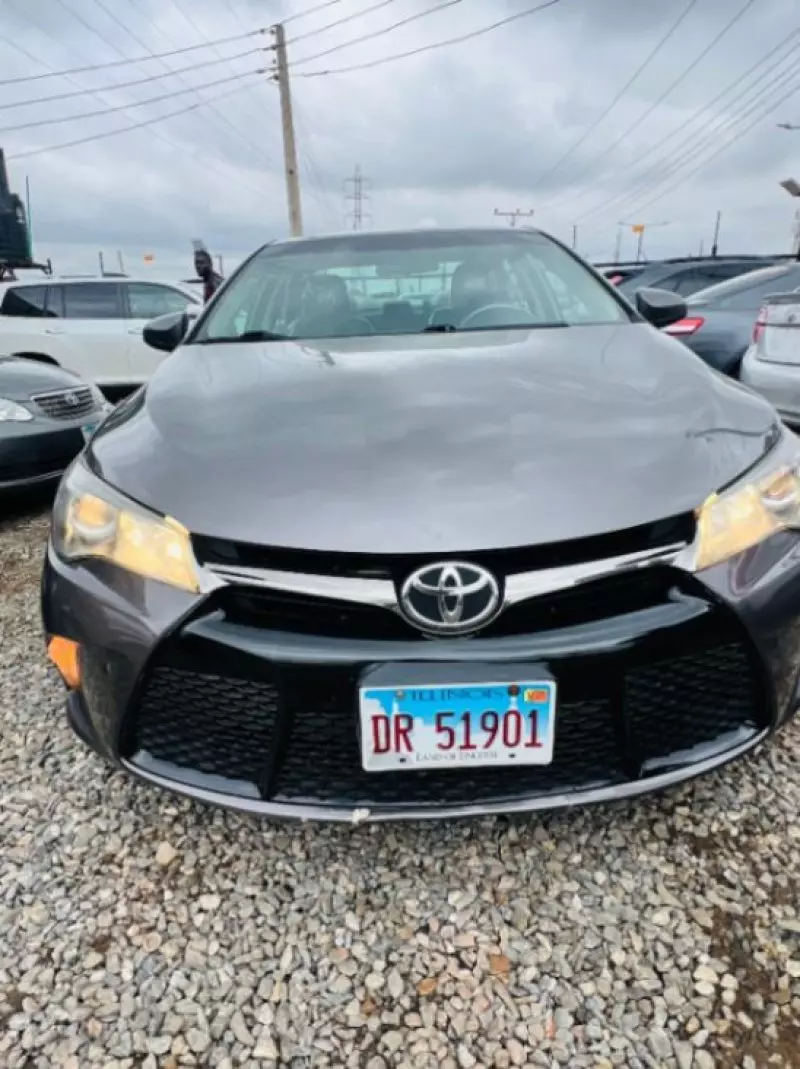 TOYOTA Camry - 2016