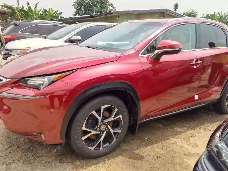 Lexus NX 200T   - 2016