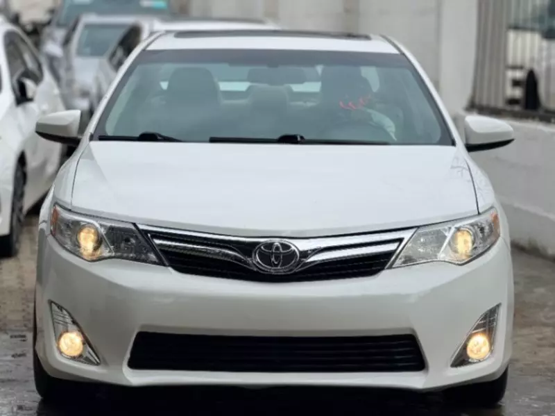 TOYOTA Camry - 2012