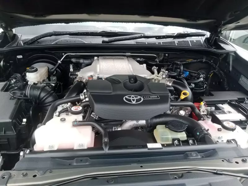 Toyota Hilux   - 2019