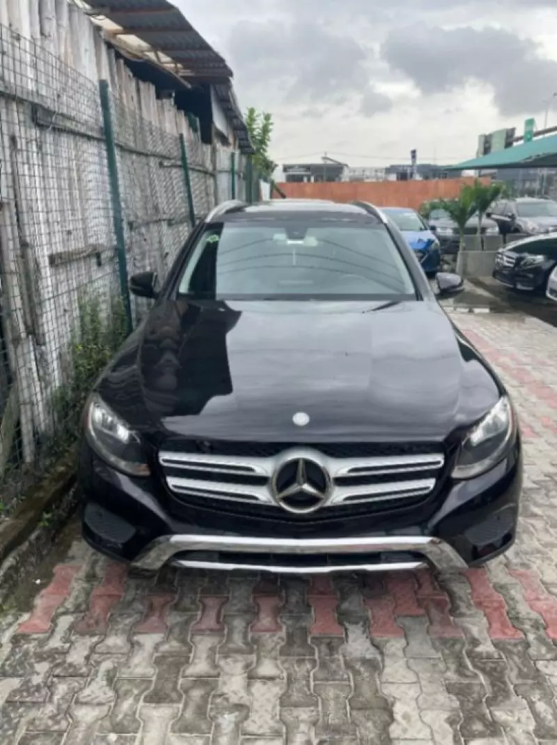 Mercedes-Benz GLC 300   - 2016