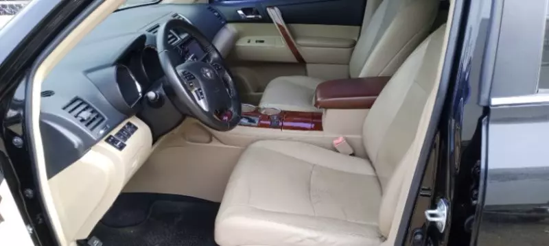 Toyota Highlander   - 2013