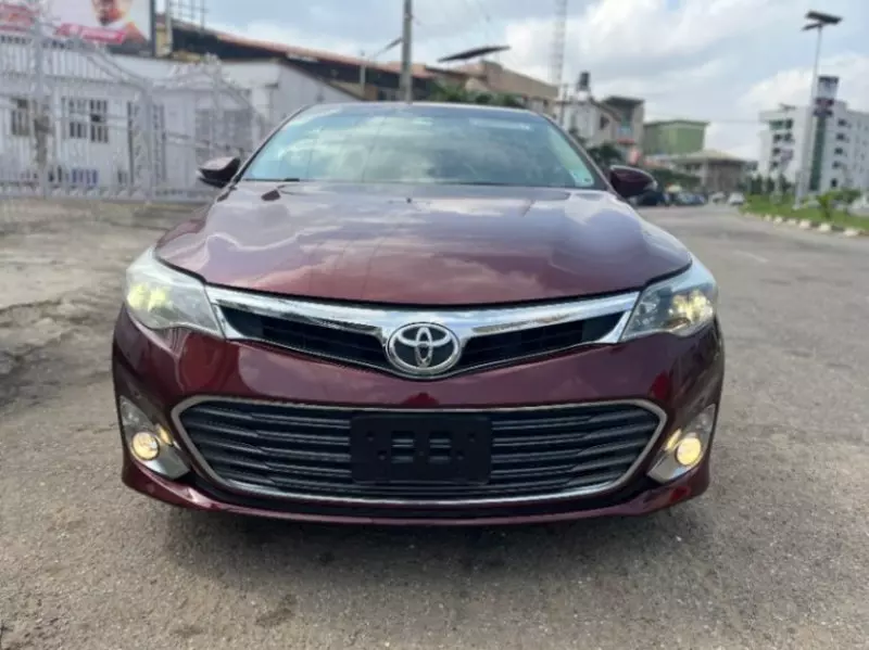 Toyota Avalon   - 2013