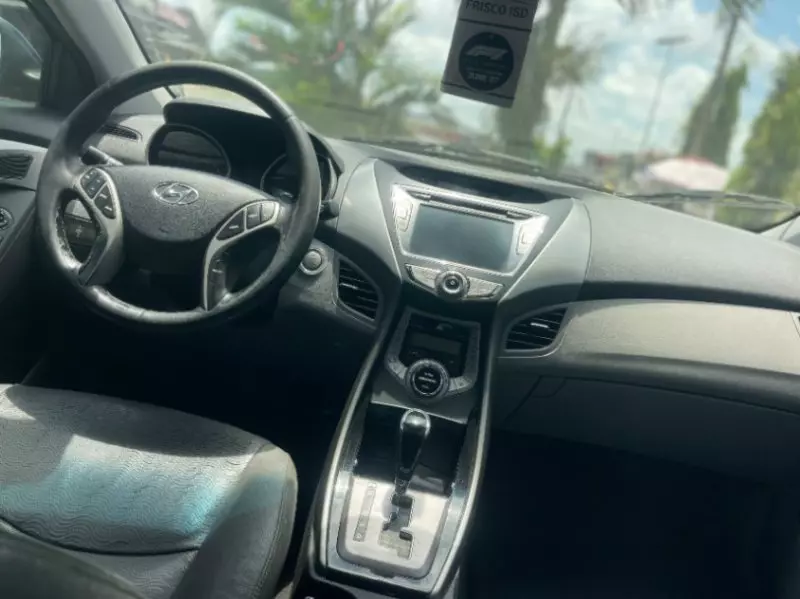 Hyundai Elantra   - 2013
