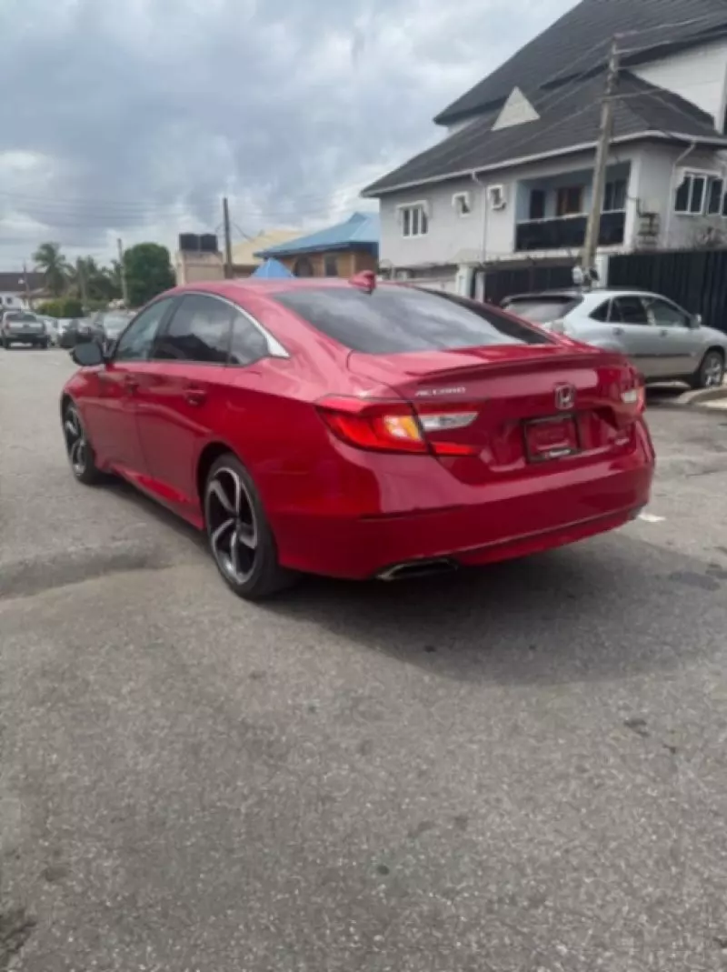 Honda Accord   - 2018