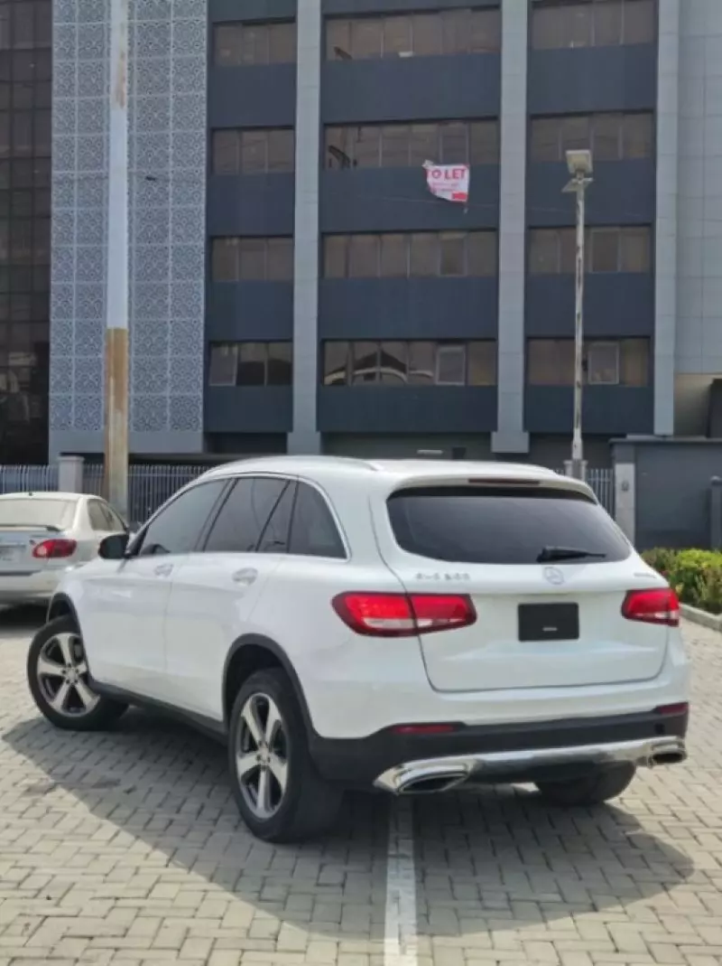 Mercedes-Benz GLC 300   - 2016