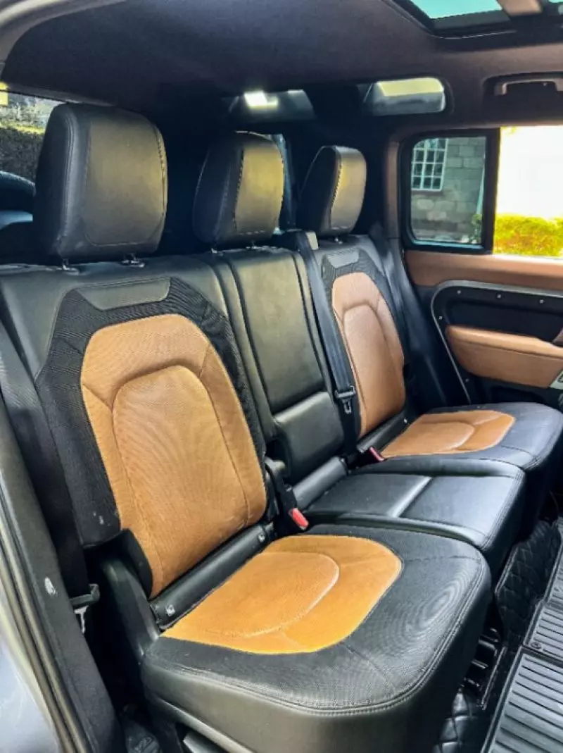Land Rover Defender   - 2023