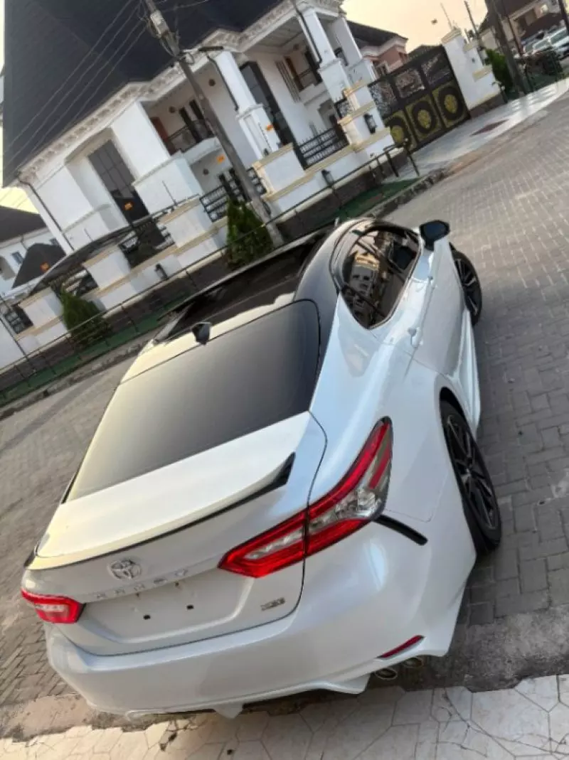 TOYOTA Camry   - 2019