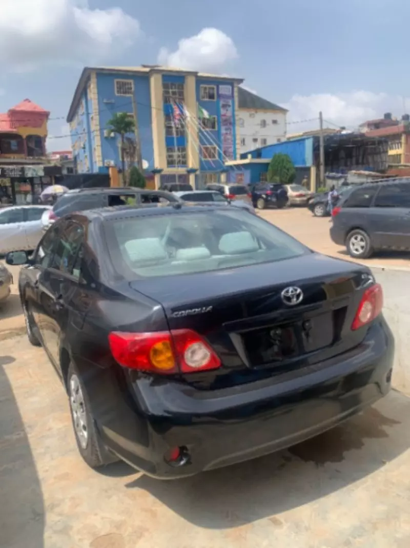 Toyota Corolla   - 2009