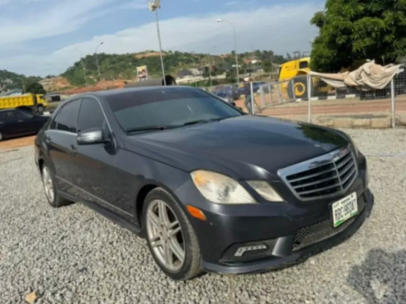 Mercedes-Benz E350   - 2011
