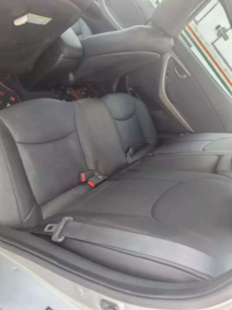 Hyundai Elantra   - 2013