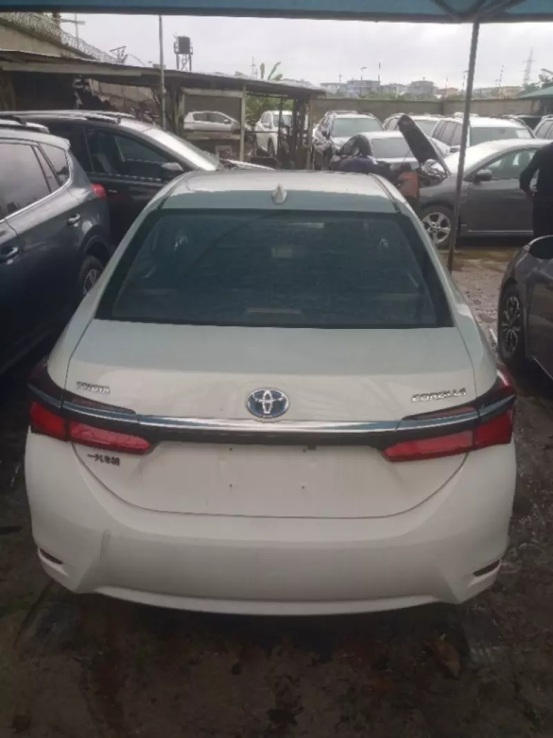 TOYOTA Corolla   - 2018