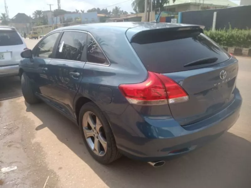 Toyota Venza   - 2010