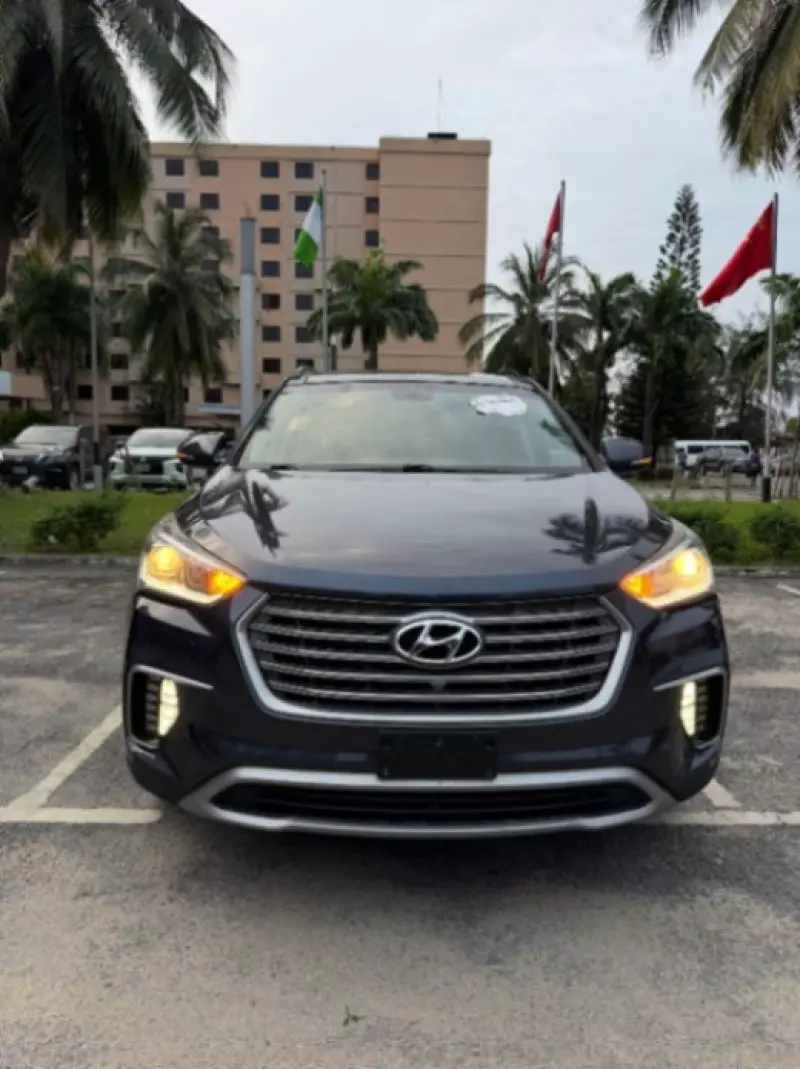 Hyundai Santa Fe   - 2017