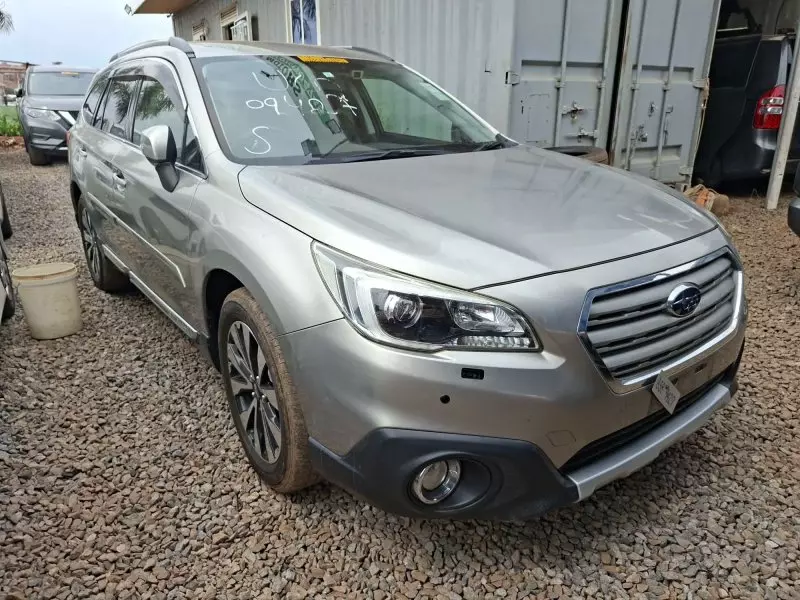 Subaru Outback   - 2015