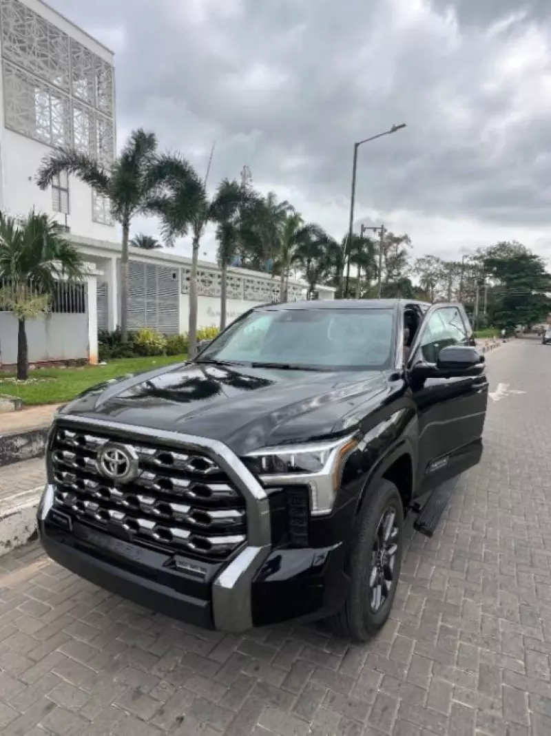 Toyota Tundra   - 2025