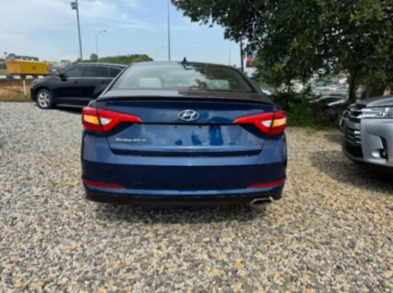 Hyundai Sonata   - 2015
