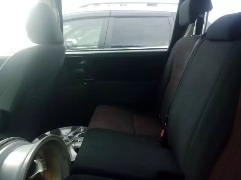 TOYOTA Noah   - 2010