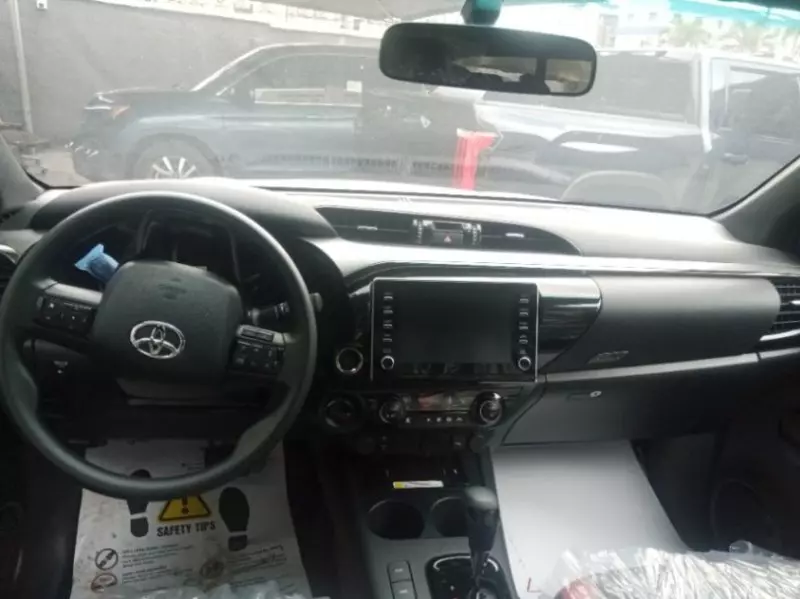 Toyota Hilux   - 2025