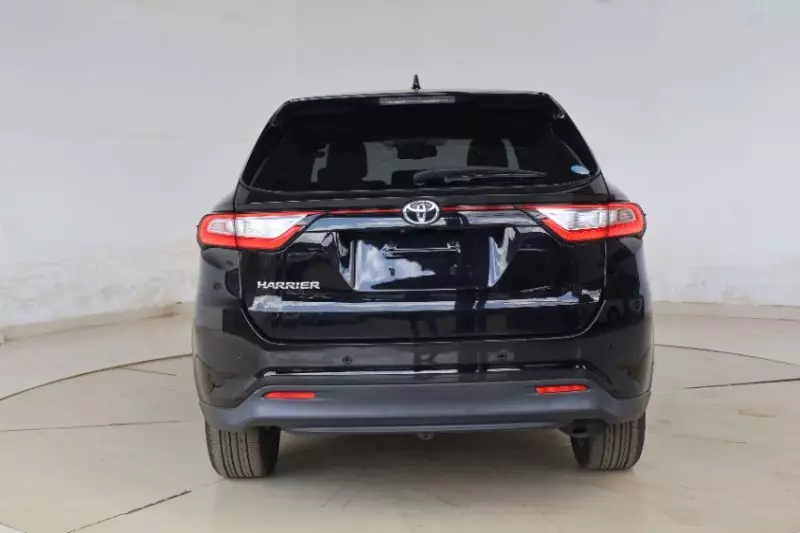 Toyota Harrier   - 2018