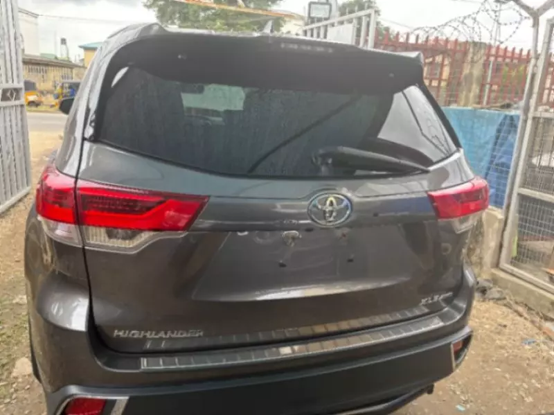 TOYOTA Highlander - 2017