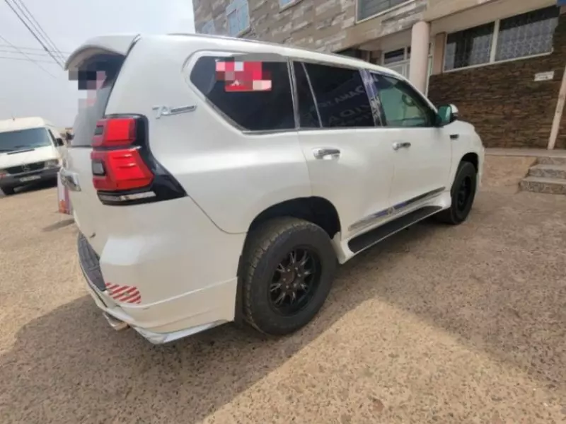 Toyota Land Cruiser Prado   - 2016