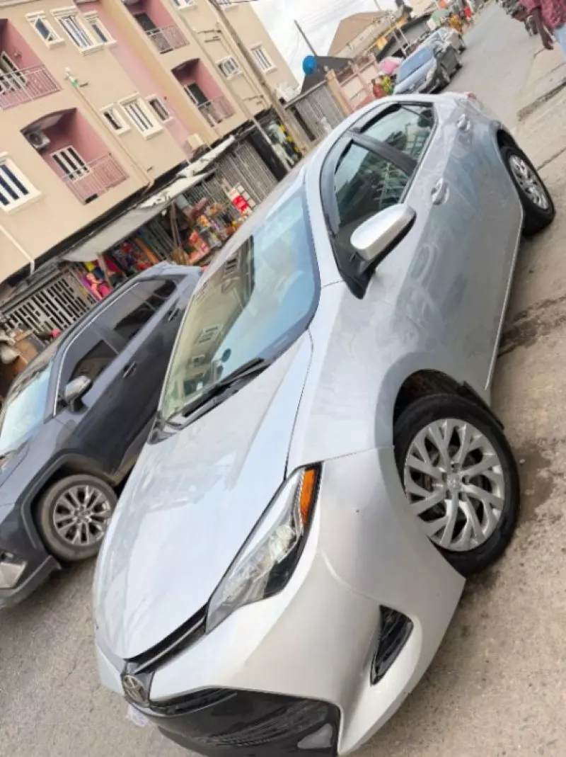 TOYOTA Corolla - 2017