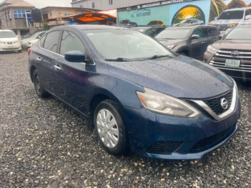 Nissan Sentra - 2017