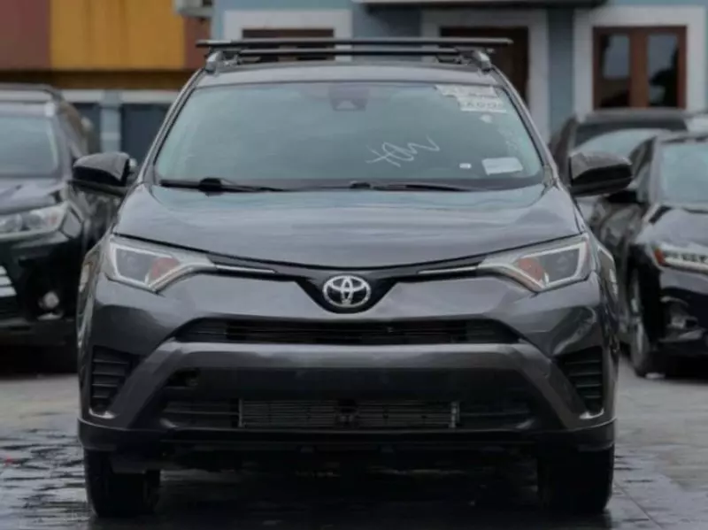 Toyota RAV 4   - 2017